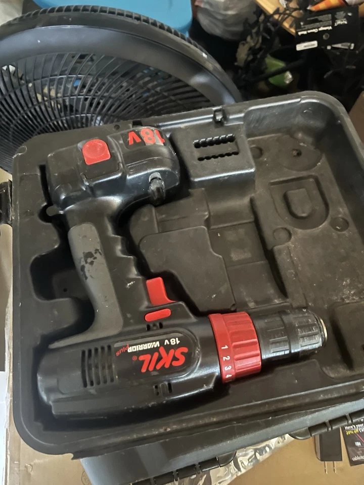 Lijadora de banda y 2 taladros de tamaño completo Foto 3 de 4