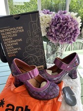 The art Company Shoes Size 4