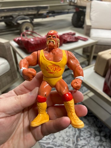 Vintage 1990 WWF Hulk Hogan Hasbro Series 1 Figure...