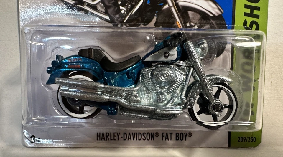 Hot Wheels Harley Davidson Fat Boy Motorcycle 2014 Super Treasure Hunt Protector - Image 2 of 4