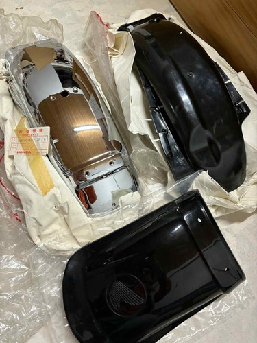 61100-333-000XW complete set of new old stock chrome fenders Honda for CB350F - Afbeelding 10 van 10