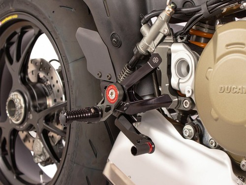 ESTRIBERAS REDUCIDAS DE ALUMINIO NEGRO GILLES TOOLING PARA DUCATI STREETFIGHTER - Imagen 4 de 5
