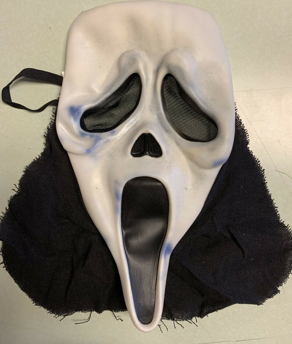 Scream 6 mask I made out of an ultra white mask and a hand sewn shroud 👌 :  r/Scream