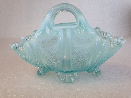 Antique Blue Pearline Pressed Glass Basket (5) - Davidson Rd.96945 Richelieu - Picture 3 of 24