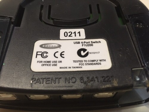 Belkin Scatola Switch USB 4 Porte F1U200 - Foto 3 di 8