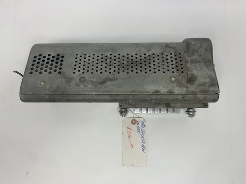 Vintage Mopar Factory Dash Radio Model 805 (1949-1950 New Yorker) OEM 810 - Picture 3 of 6