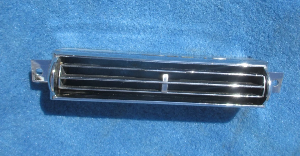 1966 年别克 Skylark GS Sport Wagon Special Dash Center A/C Vent 原始设备制造商通用 — 第 3/4 张图片