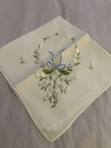 Vintage weißes Maiglöckchen Blumenstrauß blaues Band Taschentuch Braut Hochzeit sehr guter Zustand ✅
