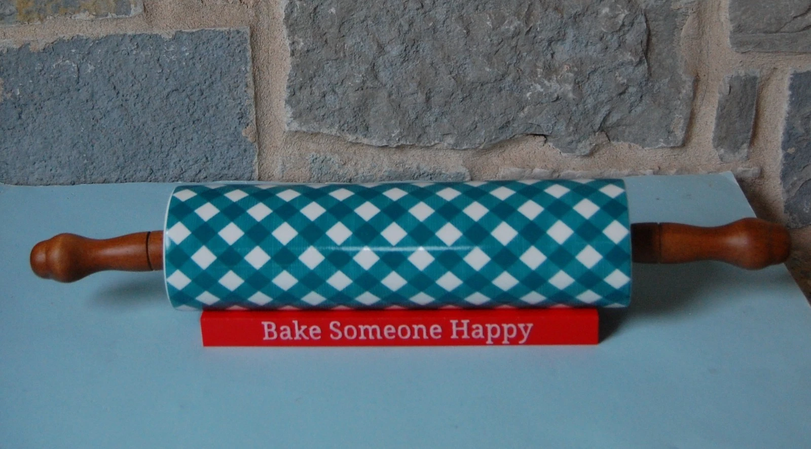 NEW pioneer woman Charming Check Rolling Pin w/ Display Holder Teal -retired