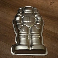 1978 Wilton Astronaut Cake Pan Space Galaxy Baking Mold 502 2098