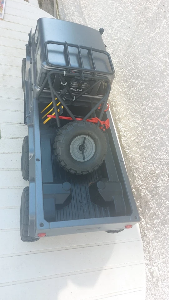 Axial Scx10 ii Umg10 6x6 Crawler Unimog - Photo 3/4