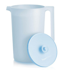 SALE NEW  Tupperware CLASSIC 1 Gallon LARGE TEA Pitcher  FREE SHIPPING