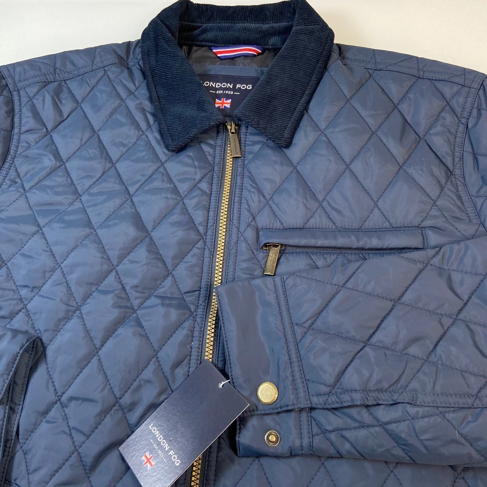 London Fog Mens Size M Quilted Jacket Navy Blue Full Zip Corduroy Collar NEW
Opens in a new window o