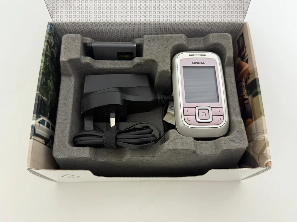 NOKIA 6111 PHONE - PRISTINE CONDITION - UNLOCKED - BLUETOOTH - 1MP CAMERA - Image 2 of 4