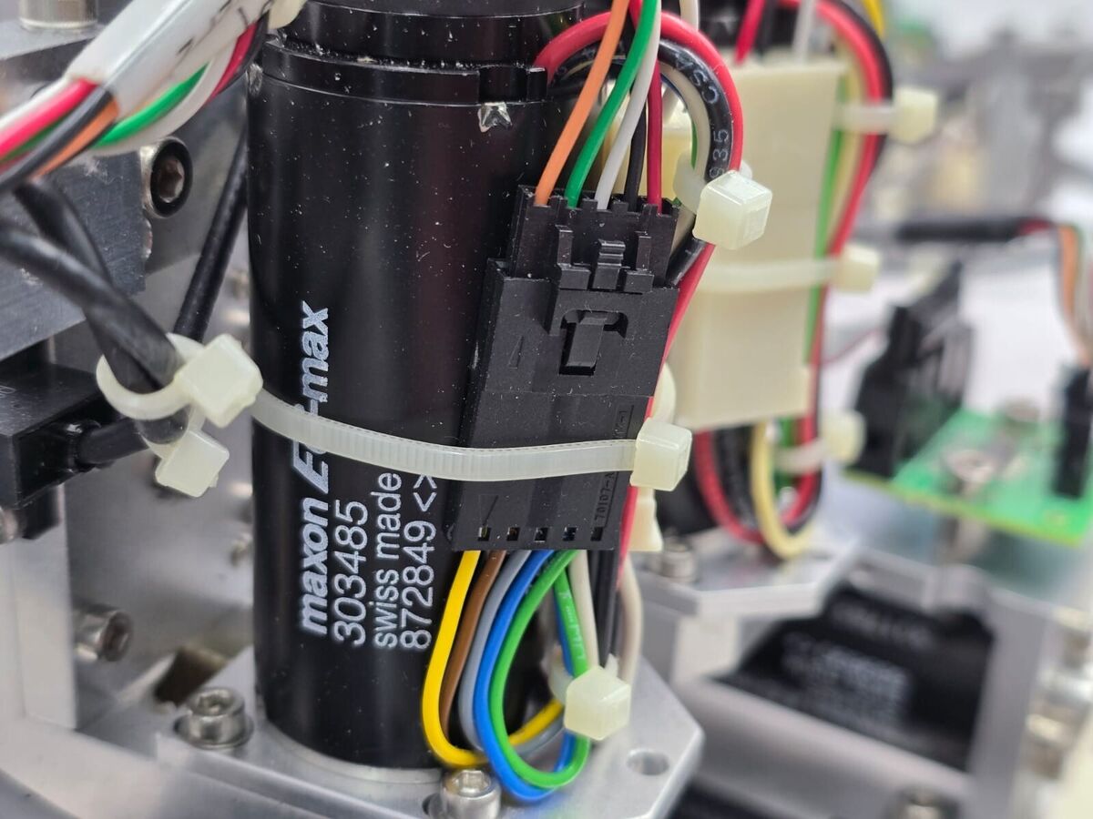 Stand X Z includes 8 pcs Maxon 303485 motors linears,control Stand X Z includes 8 pcs Maxon 303485 motors linears,control
