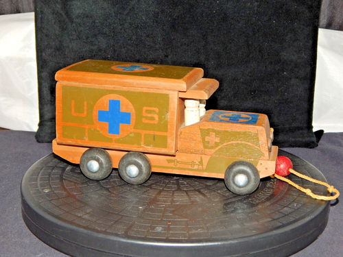 ANTIQUE VINTAGE HOLGATE WOODEN TOY U.S. MILITARY AMBULANCE + 4 SOLDIERS