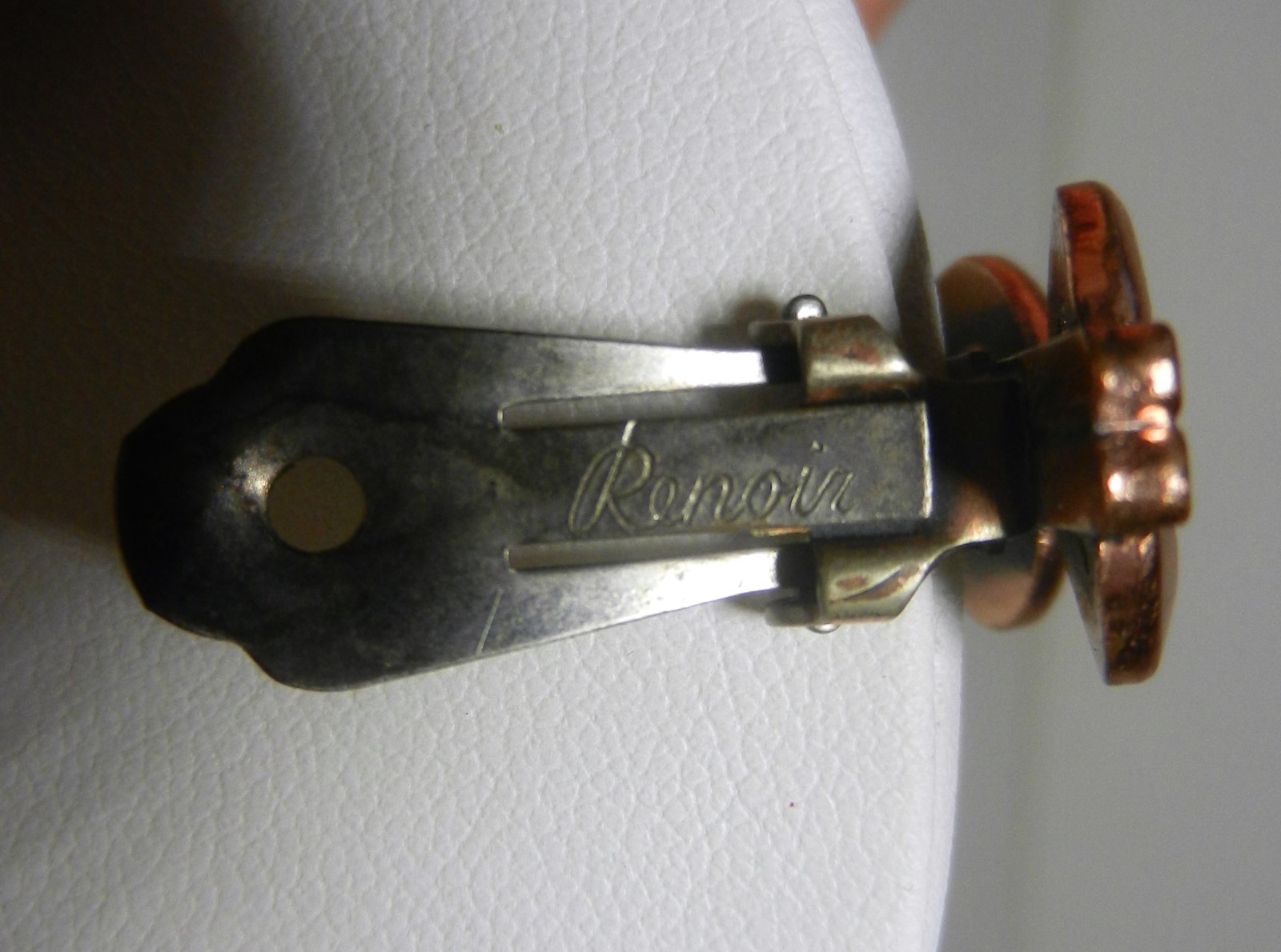 1960's SIGNED Renoir INFINITY LOOP Pattern- Solid… - image 3