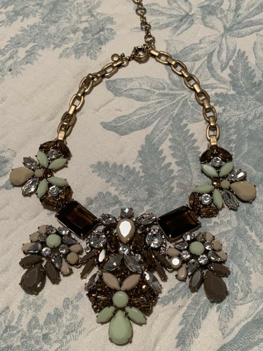 Authentic J.Crew Jeweled Flower Lattice Statement Necklace Orig.$228 - Picture 3 of 8