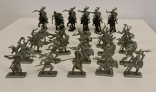 Vintage 70s KNIGHTS MEDIEVAL AGES 20 grounded 6 MOUNTED plastic unpainted 70 MM