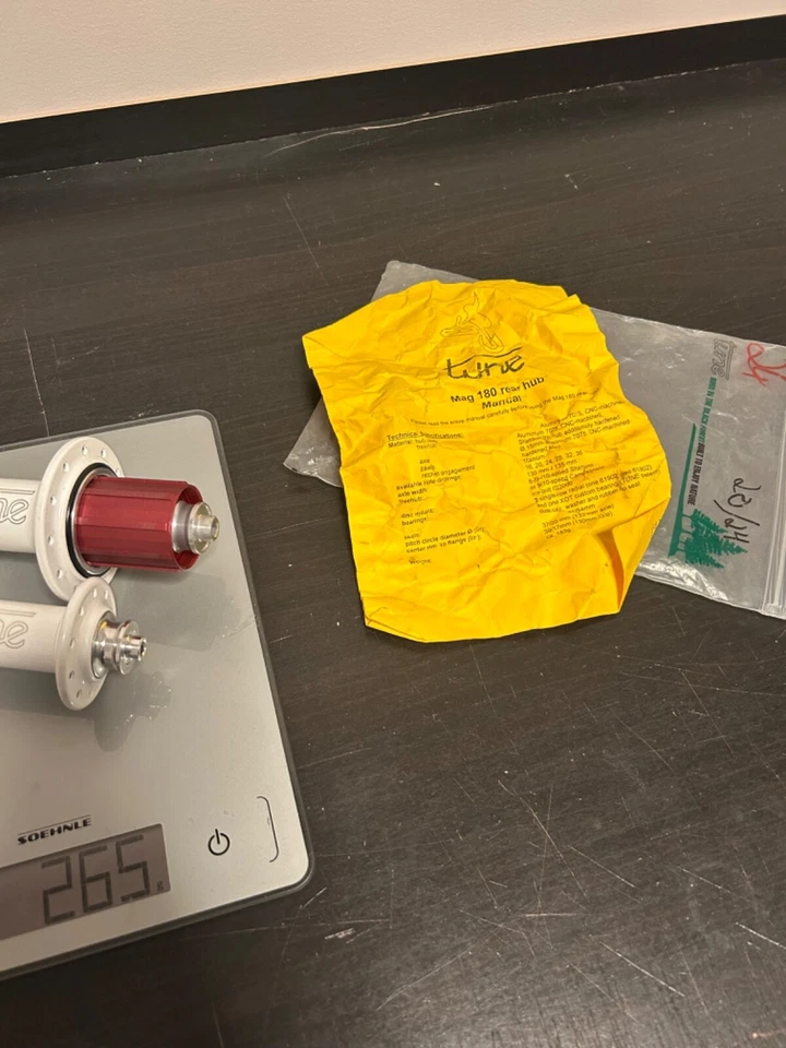 Nueva Bicicleta de Carretera Tune MAG 180 De Colección 20/24H Par Bujes F&R FRENO DE LLANTA Blanca NUEVA Foto 2 de 4