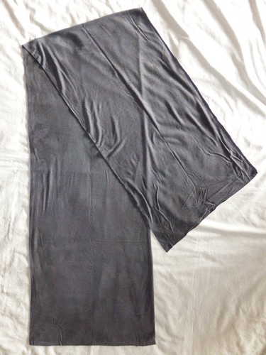 BUFANDA Personalizada Hecha a Mano Gris Oscuro y Negro TIE TINTE Lavado con Ácido - Imagen 2 de 3
