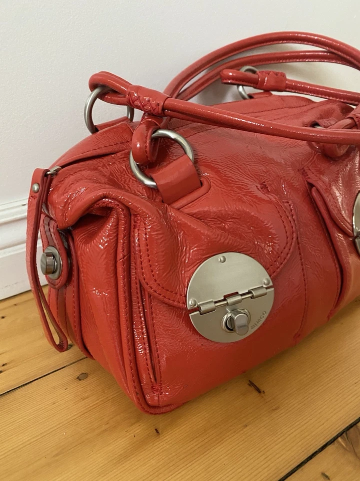 MIMCO ПОВОРОТНИК МОЛНИИ ВЕРХНЯЯ СУМКА ЛАКИРОВАННАЯ КОЖА В SLASHER КРАСНЫЙ Y2K ВИНТАЖНЫЙ ВИД EUC - Изображение 3 из 4