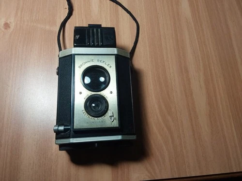 Vintage Brownie Reflex Camera Synchro Model ~ Eastman Kodak N1