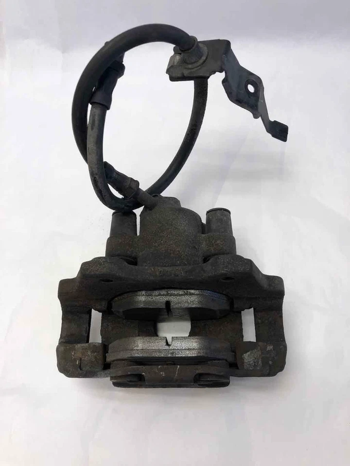 Pinza de freno de disco trasera izquierda BMW 325I 2001-2006 lado del conductor Foto 3 de 4