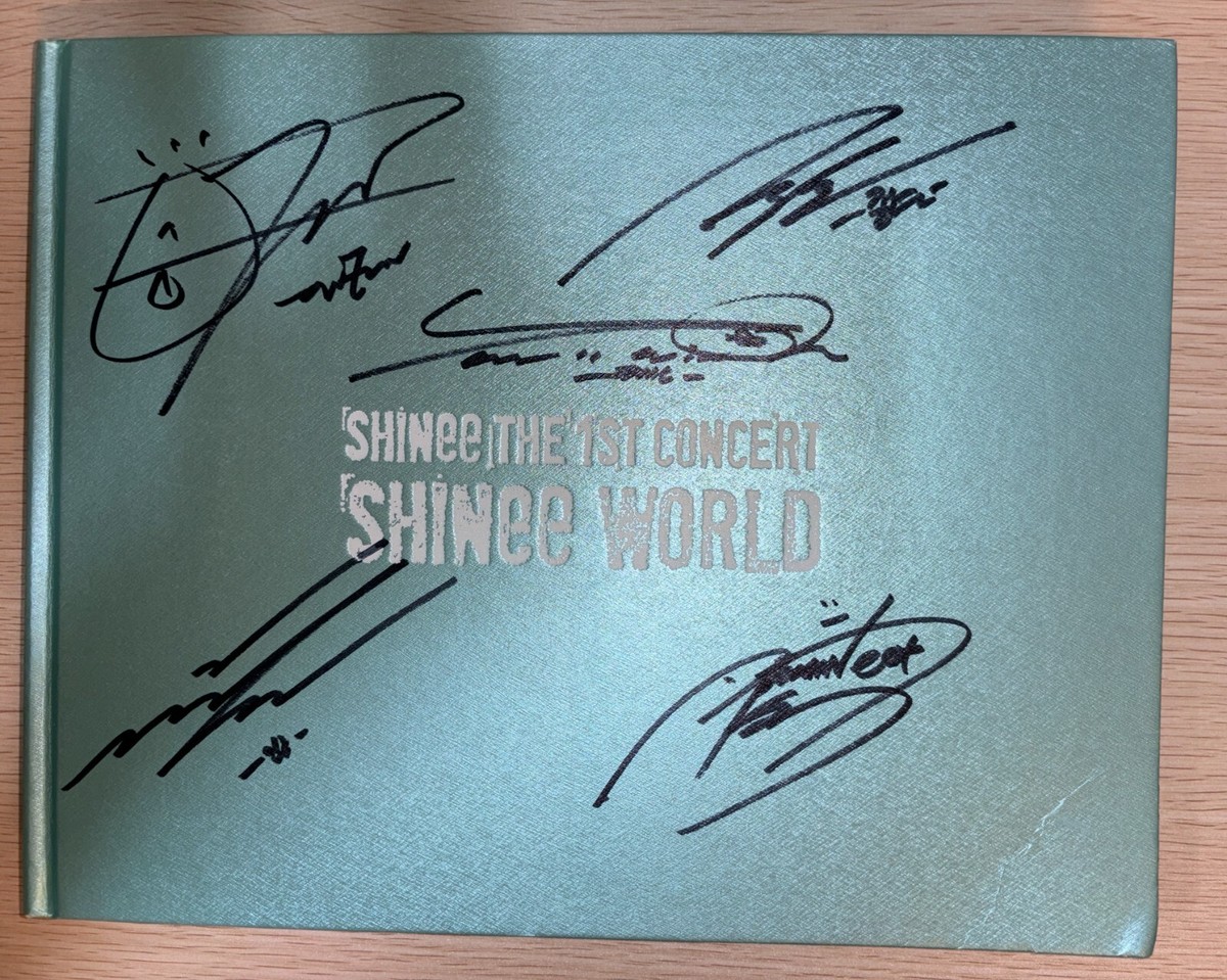 SHINee 写真集　直筆サイン SHINee The 1st Concert Autographed Signed Photobook [SHINEE