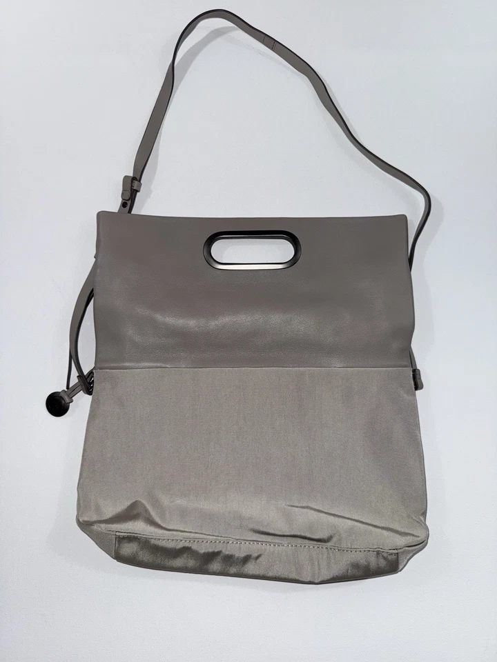 Bolso de hombro bandolera plegable de nailon de cuero topo Skagen Denmark Foto 3 de 4