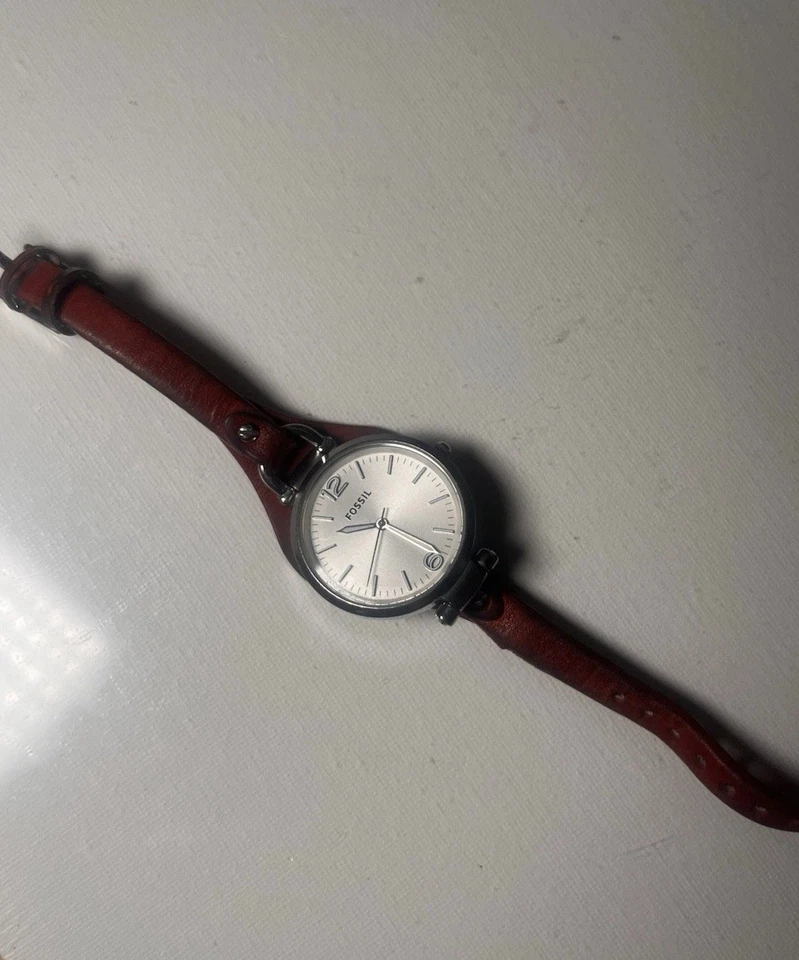 Reloj Fossil Plateado Esfera Blanca - Correa de Cuero Marrón, ¡Estilo Clásico! Foto 2 de 3