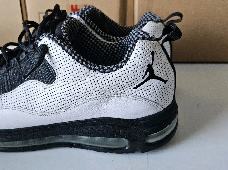 Nike Air Jordan CMFT Air Max 10 Stealth Talla 11 Tenis Negro Blanco Foto 2 de 4