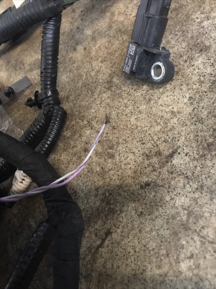 Arnés de cableado de bahía de motor Ford Explorer 3,5 L con caja de fusibles OEM 2018-2019 Foto 4 de 4