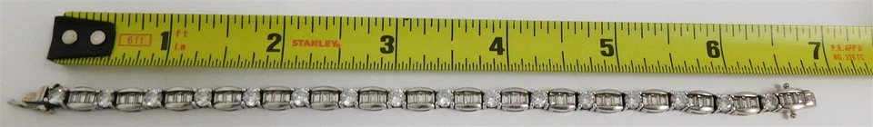 Brazalete Tenis Plata .925 Redondo y Baguette Circonita Cúbica 15.16g Foto 2 de 4