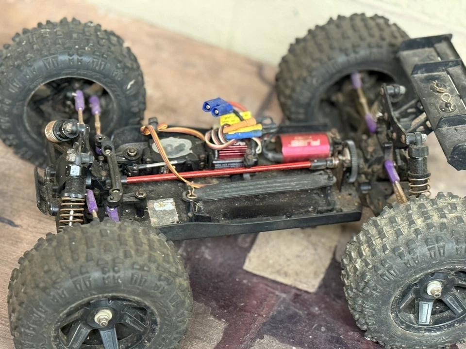 Losi Mini 8ight Buggy 1/14 Fuze Brushless System 1:14 Rc Car - Image 2 of 4