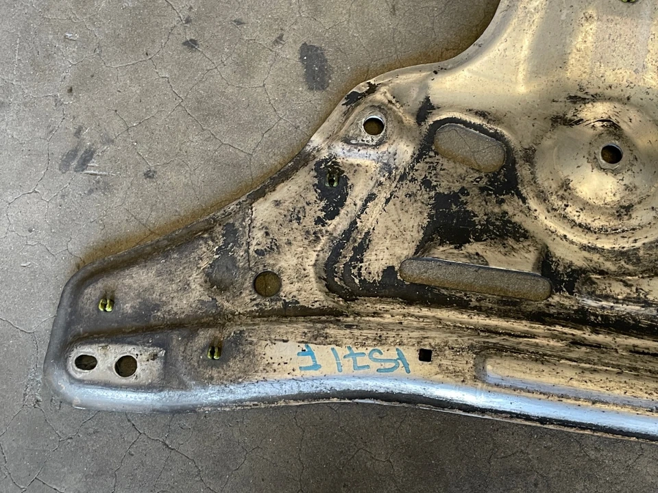 Protector contra salpicaduras 1571 OEM 2010 2011 2012 Lexus LS460 centro debajo de la carrocería Foto 2 de 4