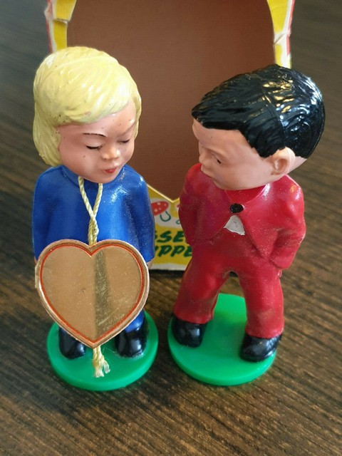 kissing dolls magnetic