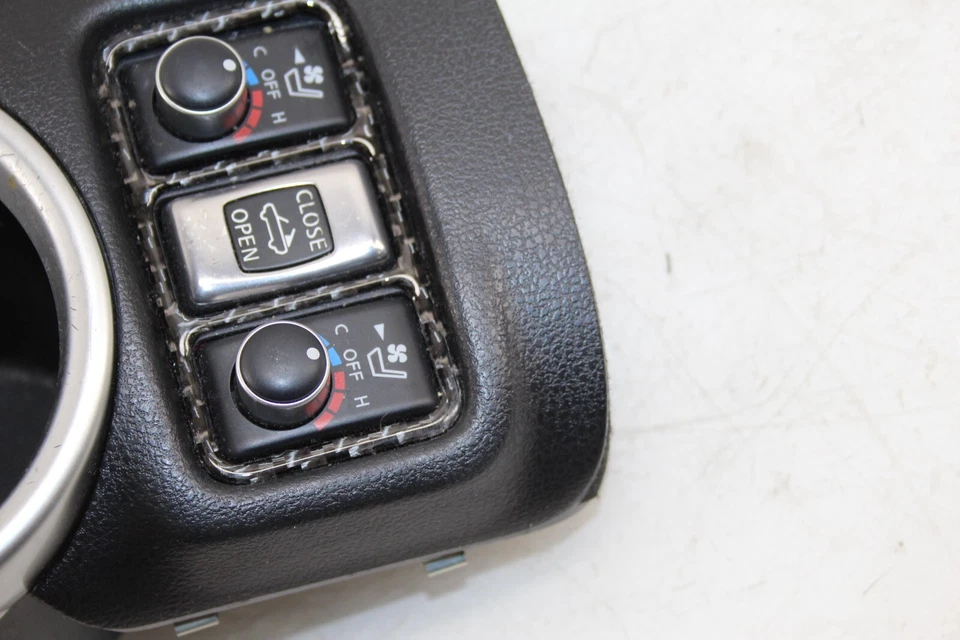 Portavasos convertible Nissan 370z 2010-2020 con controles térmicos/techo OEM DV43 Foto 2 de 4