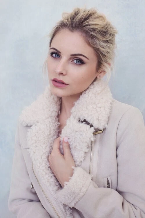 Lara Jade x Seamless backdrop 10 x 12" handpainted UNIQUE RARE oliphant - Image 2 of 4