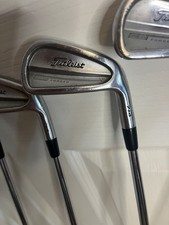 Titleist 714 cb forged iron set. 4-pw, s300 dynamic gold shafts, lamkin standard