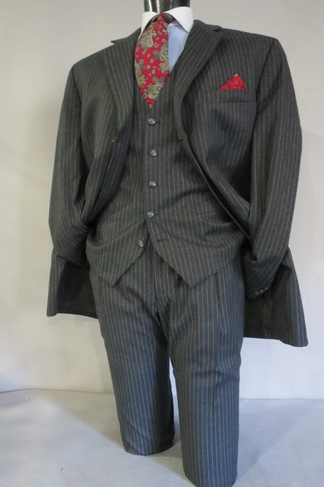 Classic Bill Blass wool cashmere blend bold chalk stripe three piece suit 46 L - Image 3 of 4