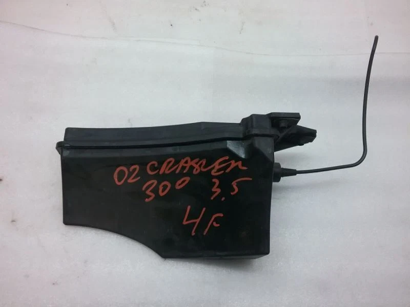 Pequeño bote de vapor de combustible 3,5 L AT 2002 CHRYSLER 300 M W-2-1P Foto 3 de 3