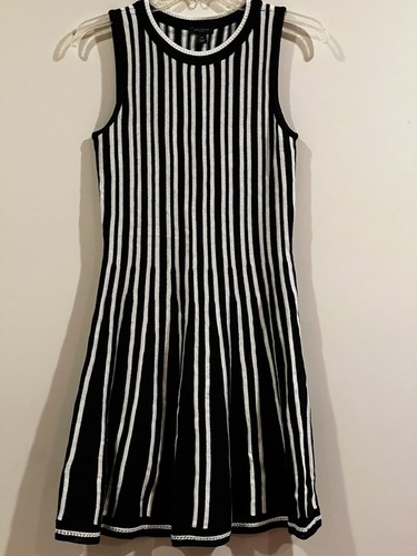 ANN TAYLOR Petite Gr. XS Kleid schwarz-weiß gestreift ärmellos Pullover. EUC - Bild 1 von 6