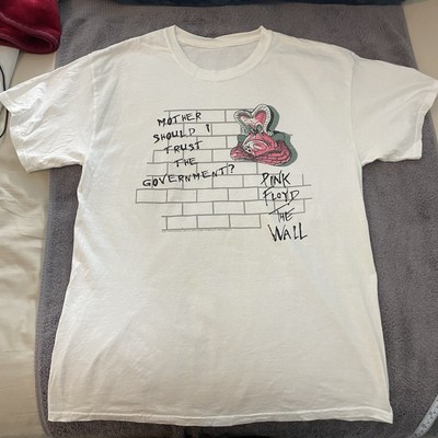 2017 Pink Floyd The Wall T-Shirt Men Size Large Short Sleeve No Tag