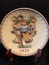1977 Hummel Plate with Apple Tree Boy