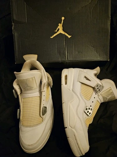 Nike Air Jordan 4 Retro Pure Money 2017  White/Metallic Silver Platinum Size 6y