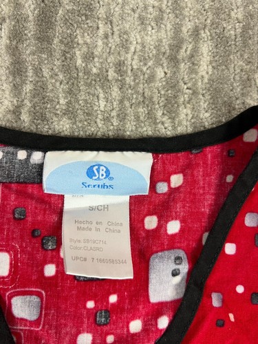SB Scrub Top Womens Small Red Shortsleeve Geometric - Picture 9 of 9
