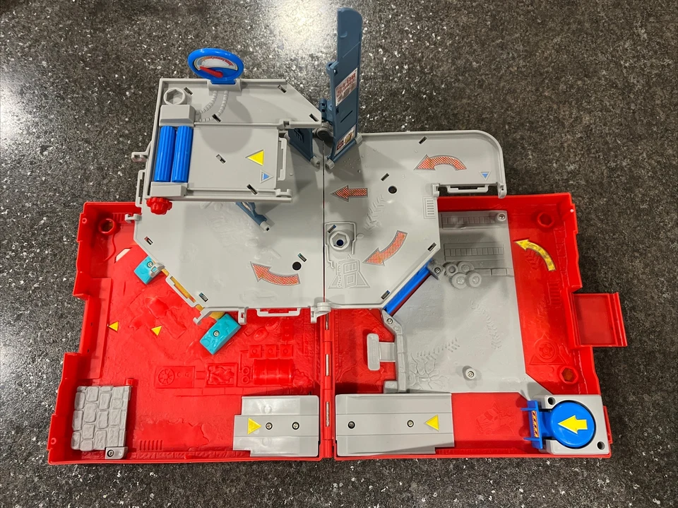 Juego emergente Matchbox Fold & Go 24 horas Xtreme garaje servicio de remolque 2005🔥 Foto 3 de 4