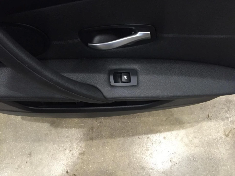 08 09 10 Panel de moldura de puerta trasera derecha BMW 550i, cuero, negro. LCSW con moldura de madera Foto 3 de 4