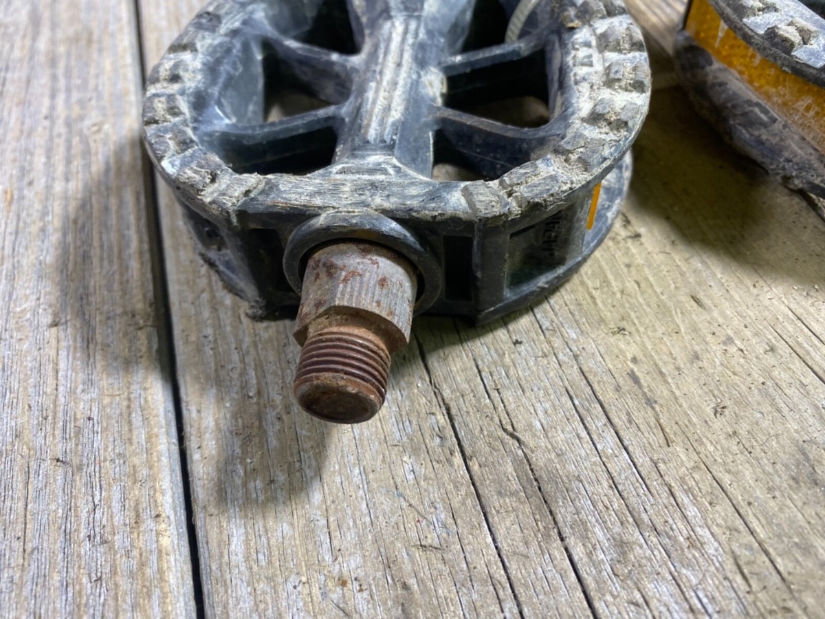 OLD SCHOOL BMX MX PEDALS KKT P-8 PEDALS 9/16 FREESTYLE ROUND OLD SCHOOL BMX MX PEDALS KKT P-8 PEDALS 9/16 FREESTYLE ROUND